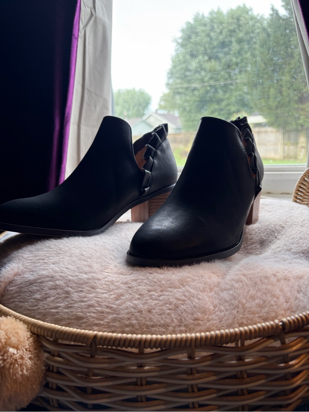 Journee Collection Lennie Ruffle Ankle Booties Black Block Heel 8.5